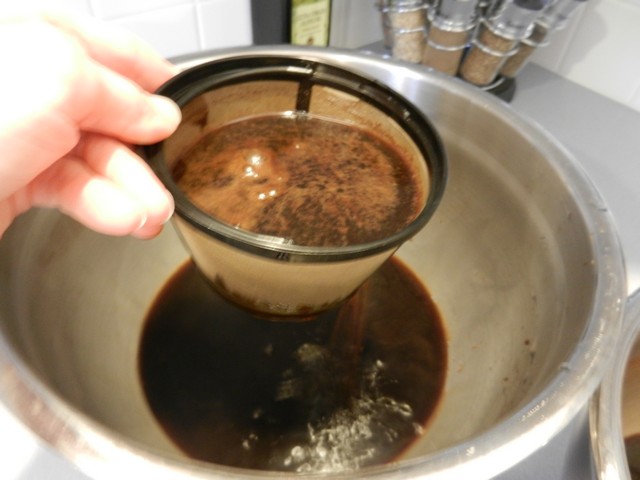 Cold brewed coffee concentrate, draining