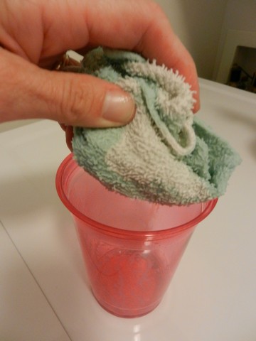 Making homemade option to dryer sheets