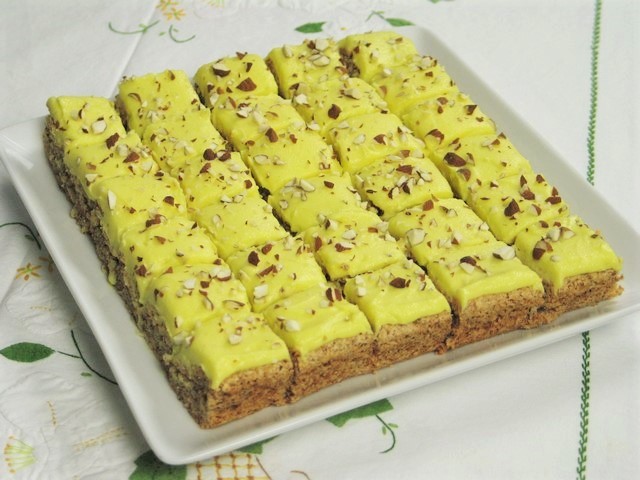 Scandinavian Almond Cake