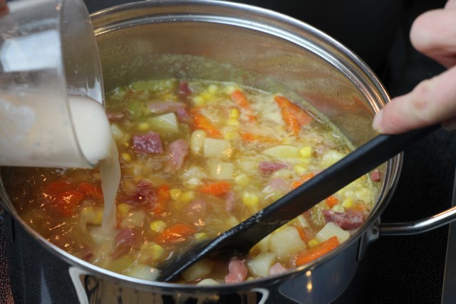 Thickening soup, ham & potato