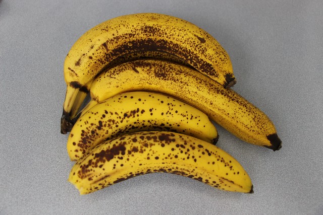 Banana bread ingredients, ripe bananas