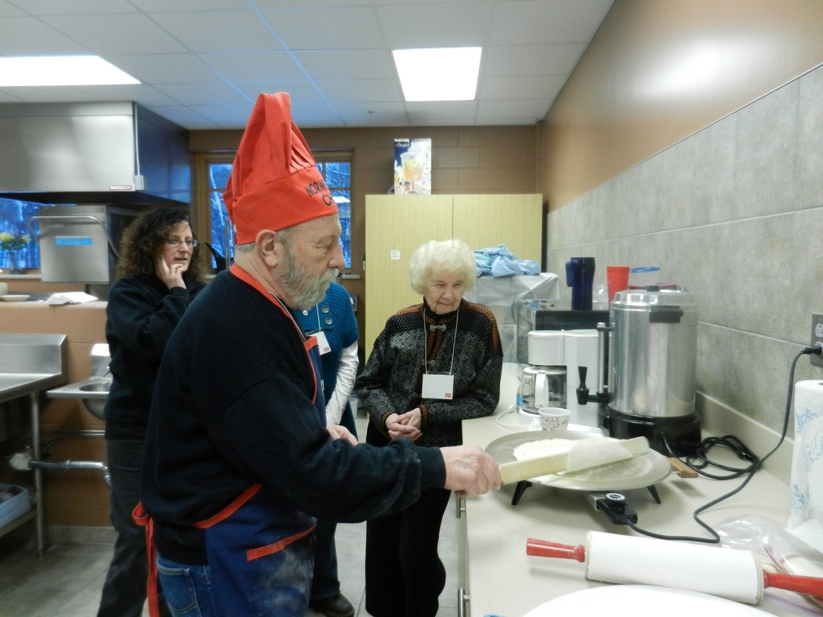 Transferring lefse to dry griddle