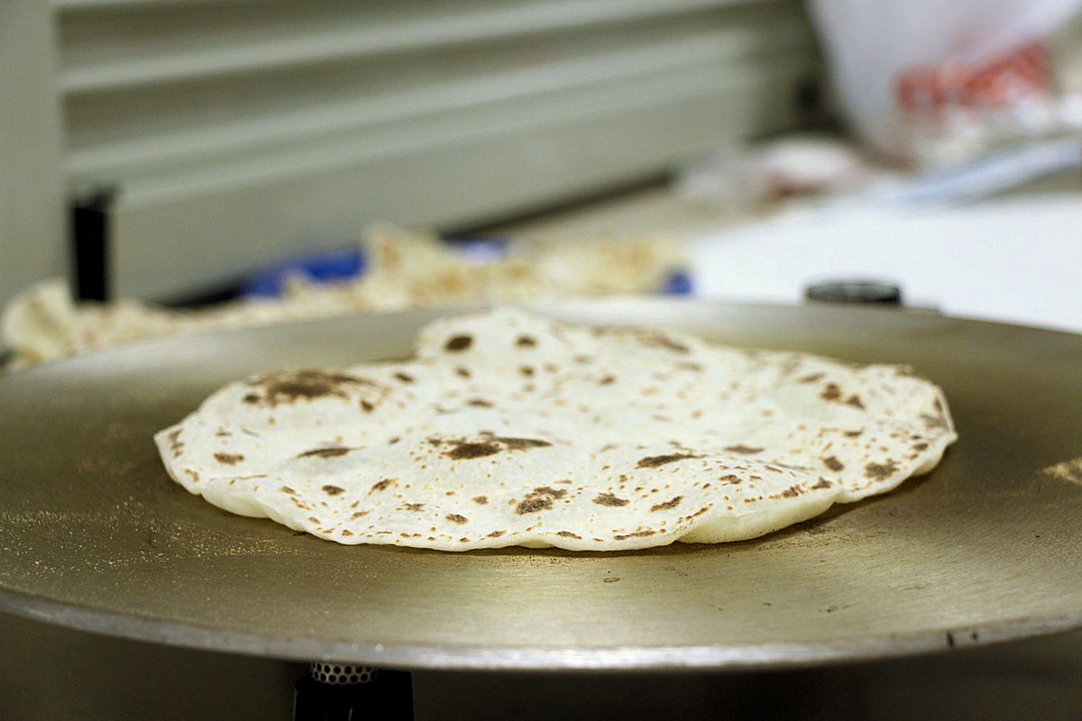 Lefse, baking on griddle