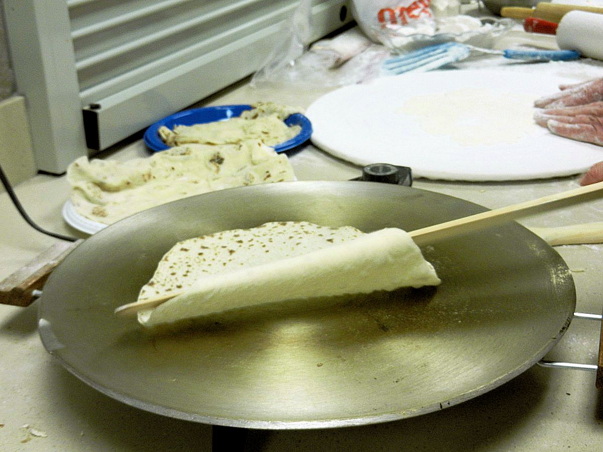 Turning lefse