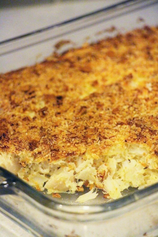 Norwegian fiskegrateng, fish au gratin casserole with macaroni. Authentic recipe and how-to pictures.
