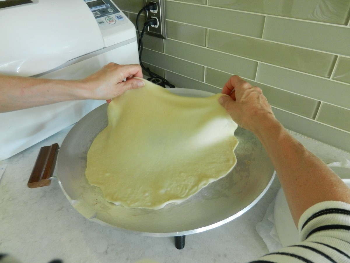 Ready to fry delicious, soft flour tortillas. Recipe with pictures.