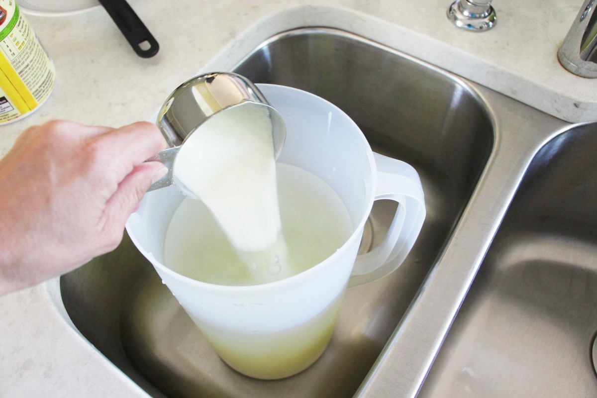 How to make wonderful cherry lemonade while cutting cost for large parties. Recipe. (2)